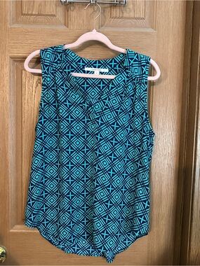 STITCH FIX- Hawthorne Sleeveless Geometric Print Top in Teal and Navy